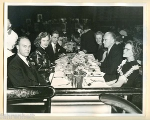 ORIGINAL B&W 1940'S WARNER BROS PHOTO ALEXIS SMITH MOVIE 8X10 #33 - Picture 1 of 1