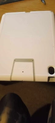 case of 24 speck ipad 9.7 case. 5th gen, 6th gen, air, air 2 and 9.7" pro - Image 1 of 3