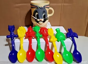 1994 Set of 8 Looney Tunes Plastic Spoons-Bugs, Marvin, Sylvester, Taz, Daffy... - Picture 1 of 4