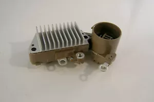 REGOLATORE ALTERNATORE PER SOSTITUIRE QUALCHE NIPPON DENSO 131459 - Foto 1 di 12