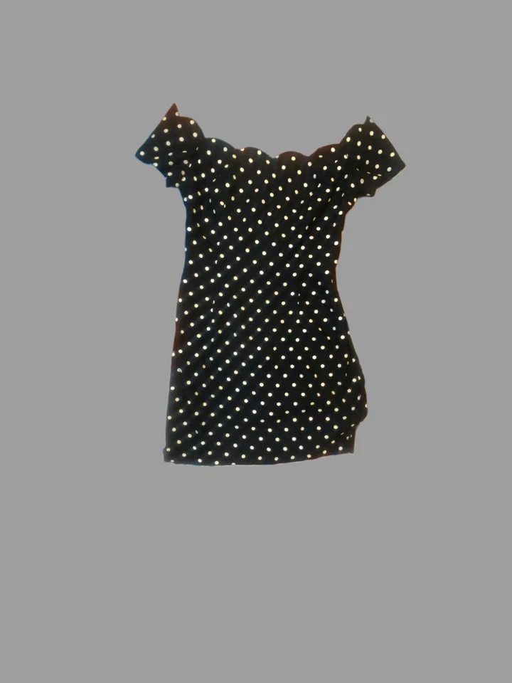 Size 4 retro pop 80s polka dot mini dress. Off shoulder/ sweetheart neckline - Image 1 of 4