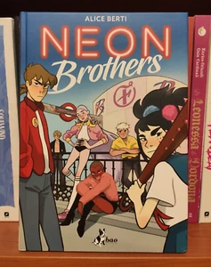 Neon Brothers - Graphic Novel di Alice Berti - Bao Publishing - Volume Nuovo - Foto 1 di 2