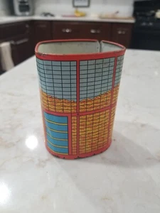 Vintage Metal Grain Silos Fattoria Giocattolo Metallo Pressato Play Set 4" Culla Mais Alto - Foto 1 di 5