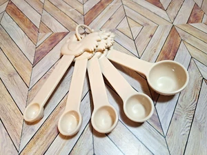Paula Deen Nesting Rooster Measuring Spoons Set of Five - Picture 1 of 6