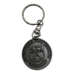 Singapore Polytechnic Keychain Emblem Medallion Alumni Souvenir Collectible - Foto 1 di 6