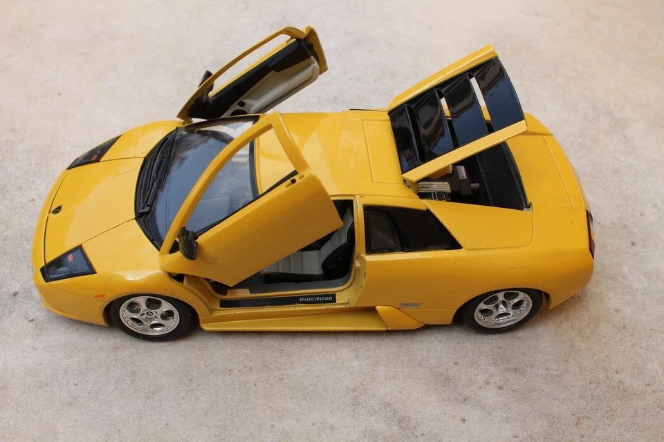 Lamborghini murciélago 1/18 burago jaune - Photo 1/4