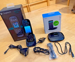 Logitech Harmony Touch + Hub Universalfernbedienung - Bild 1 von 5