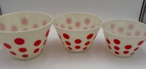 Cuencos mezcladores Fire King Anchor Hocking 3 piezas puntos rojos 1945-1948 EE. UU. 7,5" 8,5" 9,5" - Imagen 1 de 11