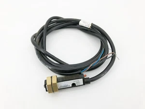 Eaton 13100A6513 Retro Reflective Sensor 24" Range 20-264 VAC 15-30VDC - Picture 1 of 4