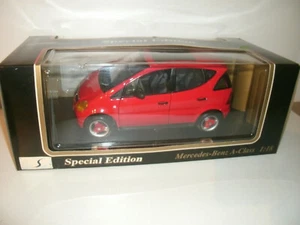 Maisto 1:18 Special Edition Mercedes-Benz A-Klasse, rot, neuwertig, OVP - Bild 1 von 1
