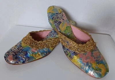 Zapatillas de colección años 60 "Oomphies" rosa/azul/amarillo con brocado dorado 6,5-N Foto 1 de 4
