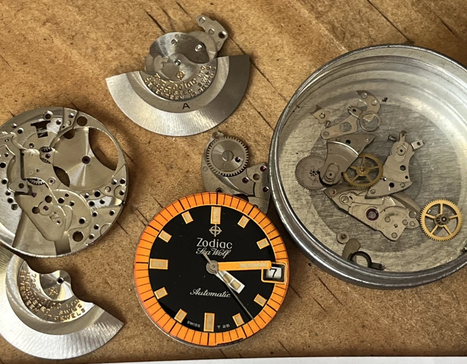Reloj Hombre Vintage ZODIAC Naranja/Negro SEA WOLF 17 Jewel T 25 Movimiento Piezas Foto 1 de 4