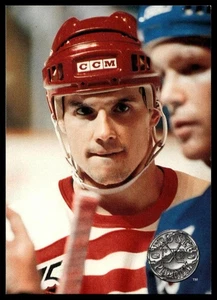 Juego profesional Platinum #32 1991-92 Steve Yzerman - Imagen 1 de 2