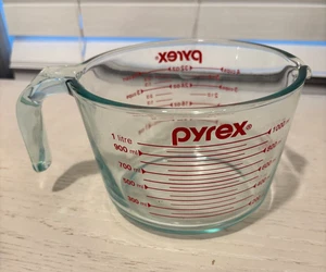 PYREX 4 Cup 32 Oz. Glass Measuring Cup Mixing Bowl Red Letter Made in USA - Picture 1 of 3