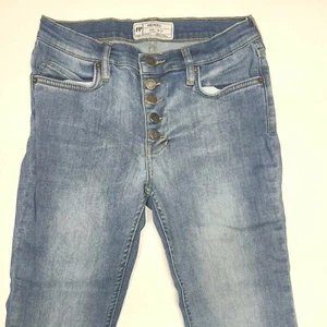 Free People Jeans Women 27 Blue Solid Denim Raw Hem Button Fly Stretchy - Picture 1 of 9