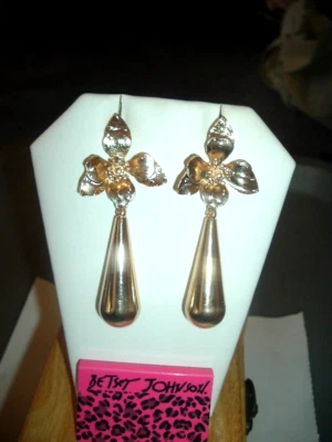 BRINCOS PENDURADOS GRANDES dourados FOLHAS BRILHANTES + LÁGRIMAS Betsey Johnson perfurados - Novo com etiquetas - Imagem 1 de 4
