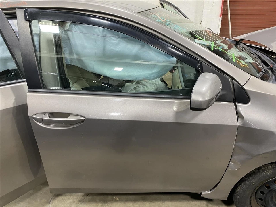 FRONT DOOR Toyota Corolla 14 15 16 17 18 19 Right Silver 1427854 Foto 1 de 4