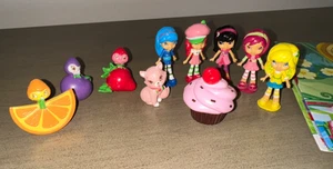 Juego de 10 estatuillas y alfombra de juego vintage STRAWBERRY SHORTCAKE Berry Bitty 2" usado en excelente estado - Imagen 1 de 4