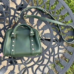 Isaac Mizrahi Mini Handbag/Purse W/Handle And Adjustable Strap Green Faux Leathe - Picture 1 of 11