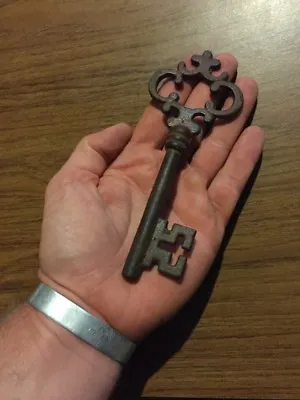 Victorian Master Door Cast Iron Skeleton Key HUGE Cathedral Patina Collector WOW • 13.96$