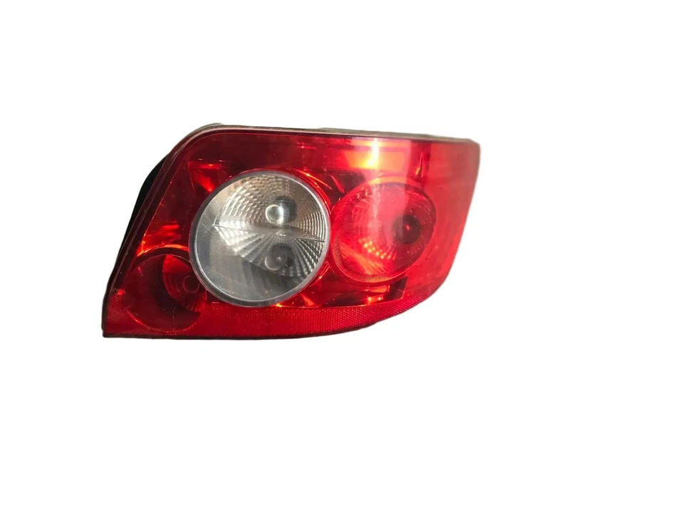 Luce Posteriore Destra Renault Megane II Coupé / Cabriolet (Em) 8200142687 Freno - Immagine 1 di 3