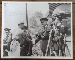 GENERAL WILLIAM WESTMORELAND SIGNED 8x10 PHOTO ARMY COMMANDER CHIEF OF STAFF - Picture 1 of 2