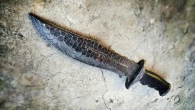 CUSTOM HANDMADE FORGED DAMASCUS STEEL BLADE HUNTING BOWIE KNIFE SURVIVAL KNIFE - Image 1 of 4