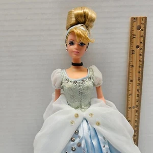 Disney CINDERELLA SIGNATURE COLLECTION Barbie Puppe mit Kleid 19660 - Vintage 1998 - Bild 1 von 10