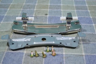 Bisagra puerta secadora Maytag modelo MDE9700AYW 35001115 Foto 1 de 4