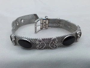 BLACK GLASS SILVERTONE FILIGREE HEART ADJUSTABLE BELT BUCKLE VTG MESH BRACELET - Picture 1 of 9