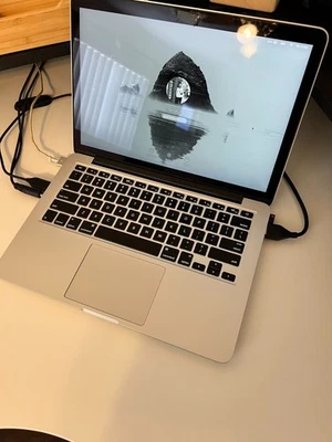 Apple MacBook Pro (Retina 13 pulgadas 2015) Foto 1 de 4