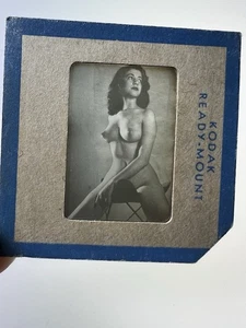 Bellissima donna glamour pinup posa vintage 35mm diapositiva pellicola negativo n.397 - Foto 1 di 2