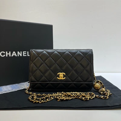 Chanel caviar with gold hardware wallet on chain black - Image 1 of 4