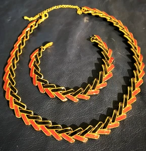 set collana girocollo e bracciale vintage americano anni 60 smalto rosso e nero - Picture 1 of 2