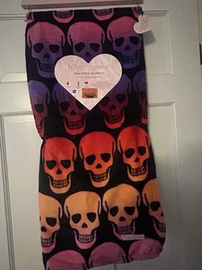 Betsey Johnson 50x60 Colorful Skull Blanket NWT - Picture 1 of 4