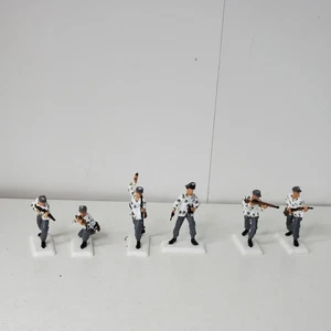 German Snow Troops Camouflage Argentina DSG Plastic Toy Soldiers Set Britains - Picture 1 of 15