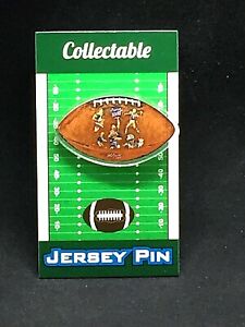 Green Bay Packers lapel pin-Classic Collectible-Super Bowl Champions-Brett Favre