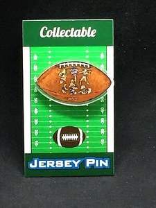 Green Bay Packers lapel pin-Classic Collectible-Super Bowl Champions-Brett Favre - Picture 1 of 1