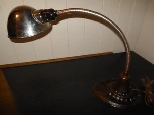 Antique gooseneck desk lamp with original metallic finish, metal shade (843-4) - Picture 1 of 7