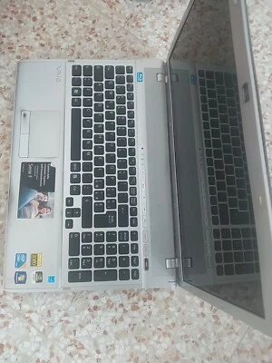 Notebook Sony Vaio i5 17 Pcg-81212m Non Si Accende - Immagine 1 di 4
