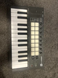 Novation Launchkey Mini Mk3, 25 Mini-key MIDI Keyboard Controller - Picture 1 of 3