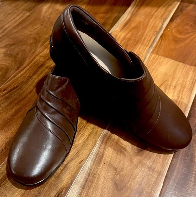 Clarks Women's 9.5 Wide Leather Hope Roxanne Loafer Slip-On Brown - Image 1 of 4