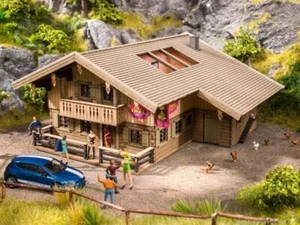 Noch 66705 HO Scale Chicken Farm Hot Chicken with micro-sound KIT - Picture 1 of 5