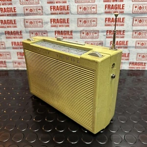 Vintage Bang & Olufsen Beolit Teena FM Portable Radio - Afbeelding 1 van 4