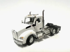 DCP / FIRST GEAR 1/64 SCALE T-880 KENWORTH DAY CAB, WHITE, GRAY ENGINE - Picture 1 of 6