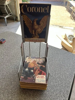 Vintage Coronet Magazine Display Stand And Books Foto 1 de 4