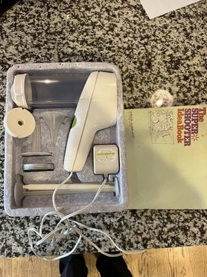 Vintage Wear-Ever Super Shooter Electric Cookie Press 70001 COMPLETE 9 Discs - Image 1 of 4