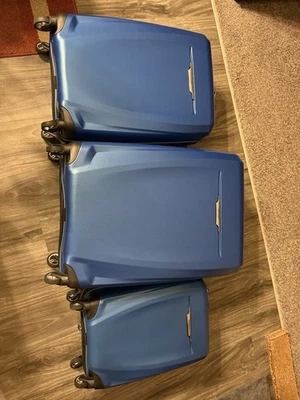 SAMSONITE WINFIELD 3 DLX HARDSIDE LUGGAGE SPINNERS 3-PIECE SET 20/25/28 - BLUE - Image 1 of 4