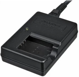 Olympus Lithium Ion Battery Charger (LI-60C), 100V–240V - Picture 1 of 3