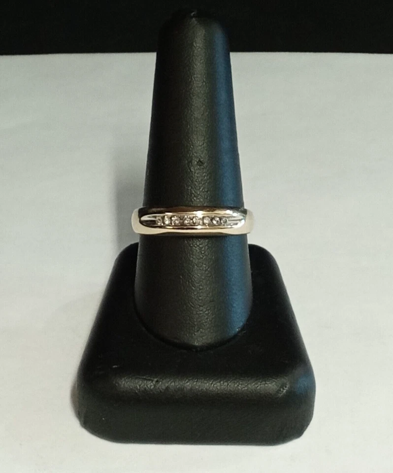 (RI4) 10k Yellow Gold Men's Diamond Wedding Band (.08 CTW) Size 10.25 2.8 Grams - Image 1 of 4